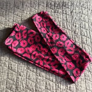 LuLaRoe lip leggings black and pink